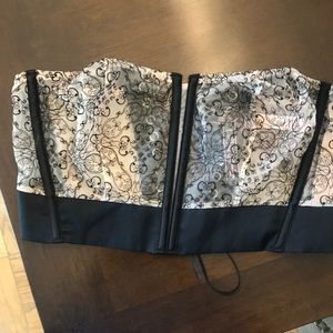 Nwt Victoria secret corset medium